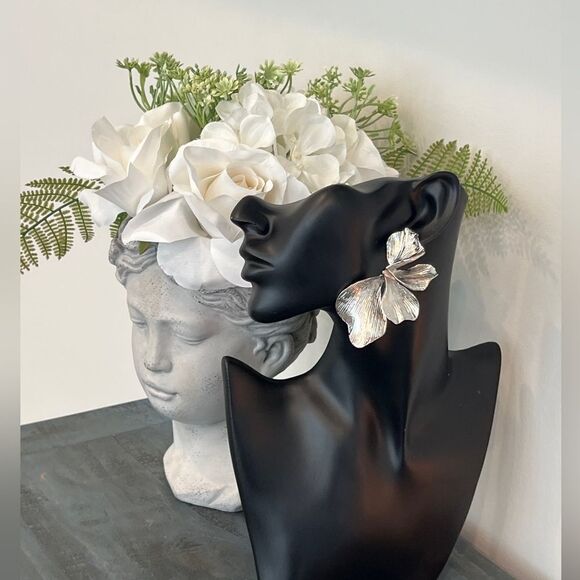 Silver Plated Ginkgo Statement Earrings-sculptural Floral design - Picture 7 of 11